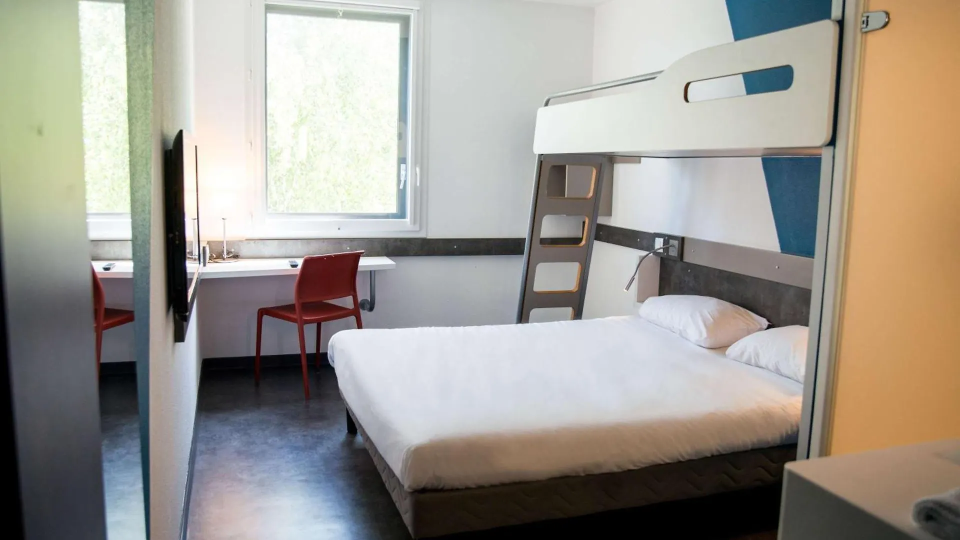 Hotel Ibis Budget Archamps Porte De Geneve