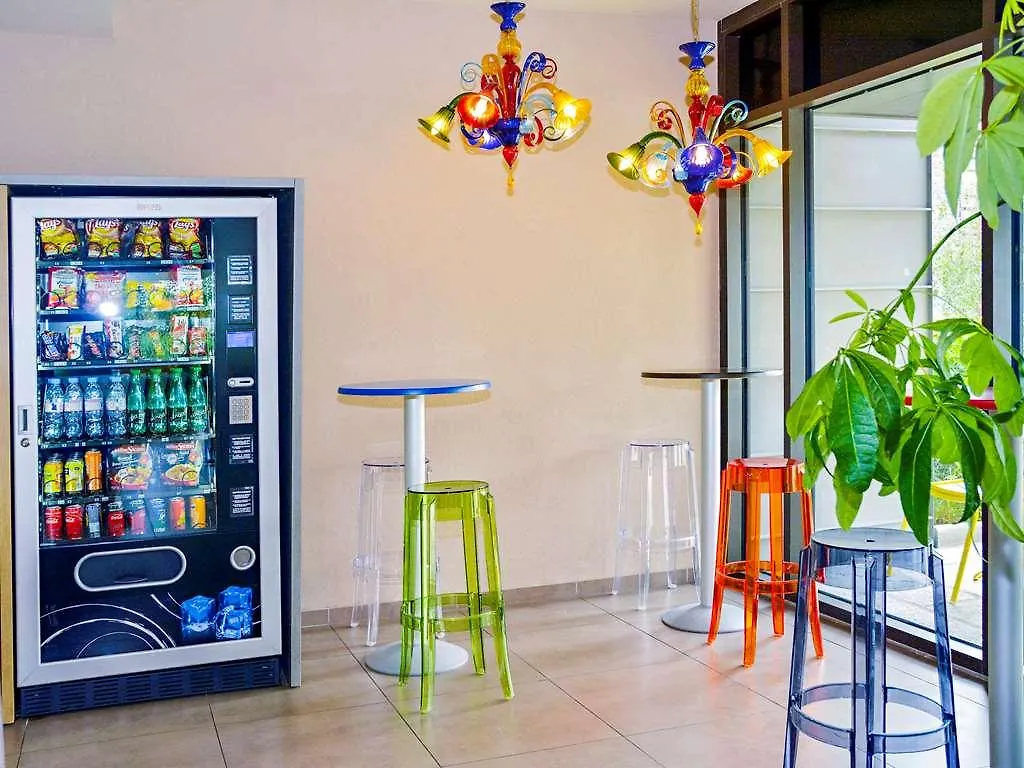 호텔 Ibis Budget Archamps Porte De Geneve